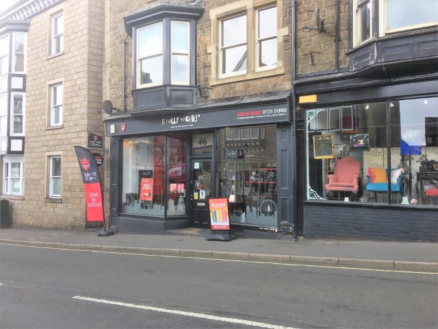 Shop to let in Buxton High Street